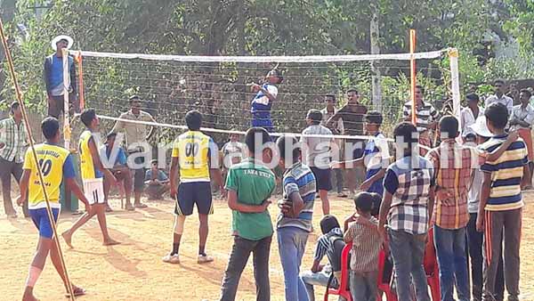 ವಿಟ್ಲ : ಪೆರಾಜೆ-ನೇರಳಕಟ್ಟೆಯ ಕೇಸರಿ ಫ್ರೆಂಡ್ಸ್ ಆಶ್ರಯದಲ್ಲಿ ಆಹ್ವಾನಿತ ತಂಡಗಳ ವಾಲಿಬಾಲ್ ಪಂದ್ಯಾಟ